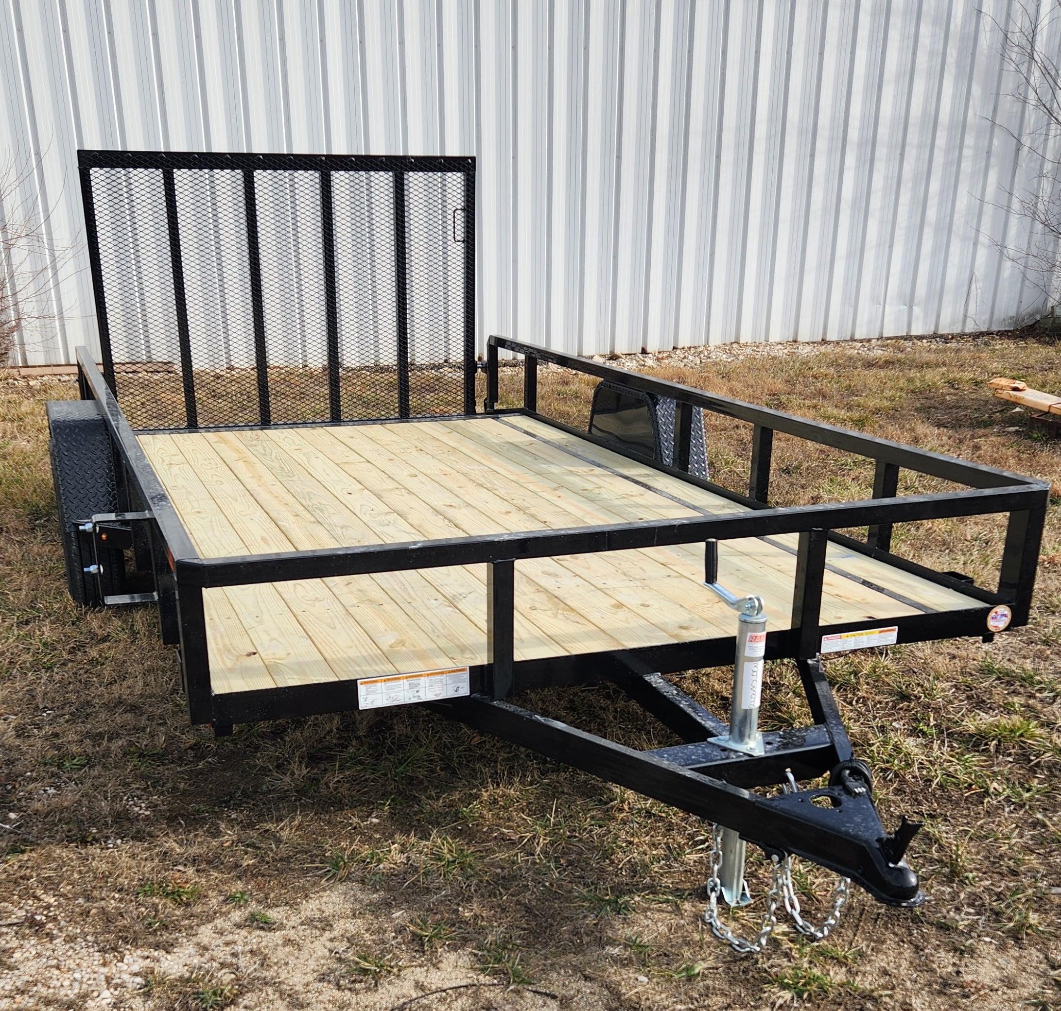 2023 SURETRAC 82″ x 14′ UTILITY W/ 2′ DOVETAIL SPRING ASSIST GATE